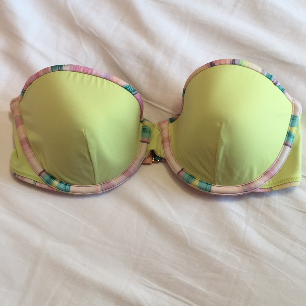 VS reversible swim top straps included